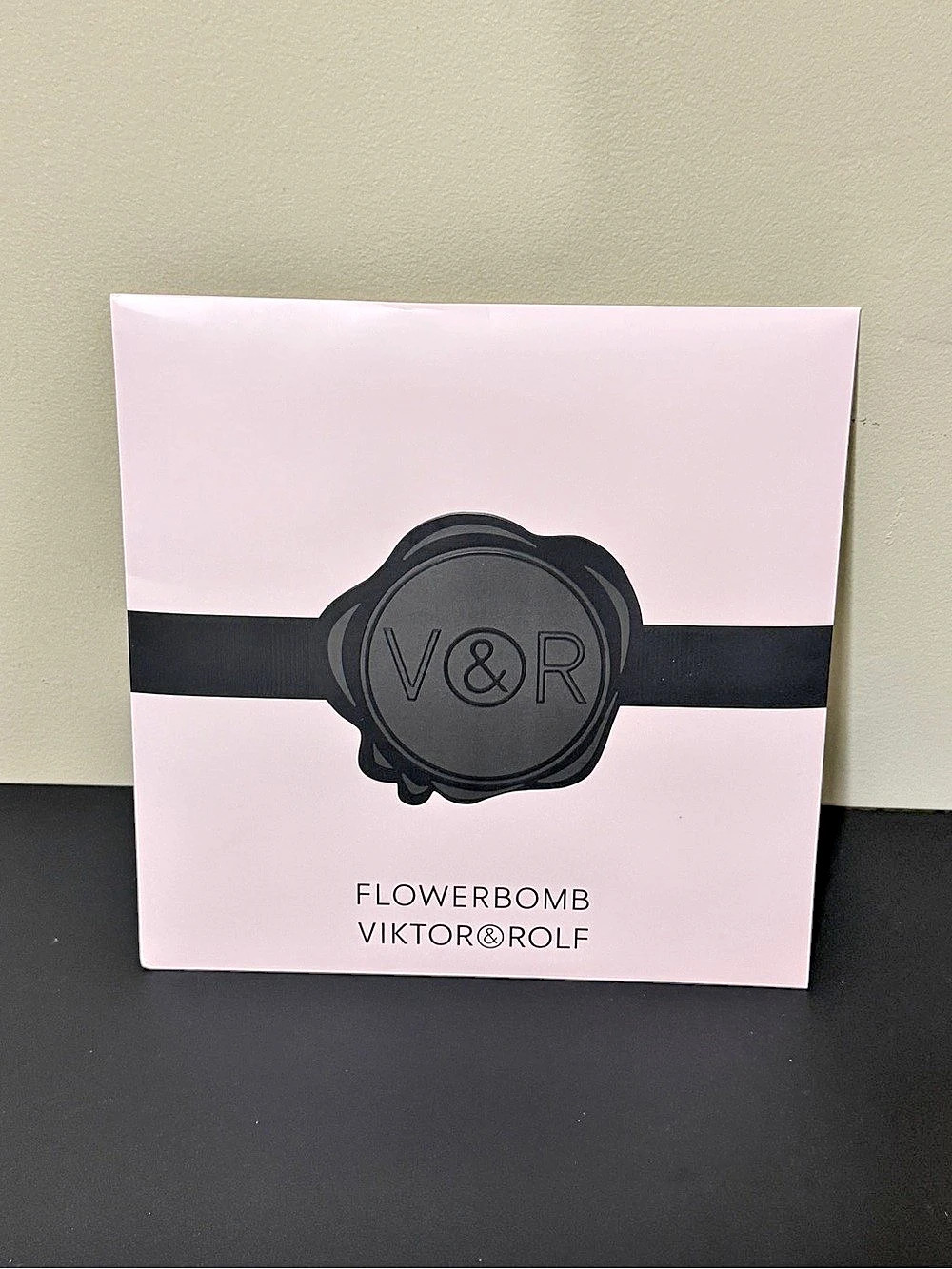 Viktor&Rolf Flowerbomb pretty scarf